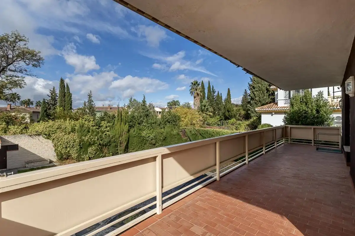 Houses for sale in Avenida HUETOR VEGA, Cájar