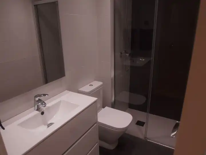 Bathroom of Flat for sale in Deusto