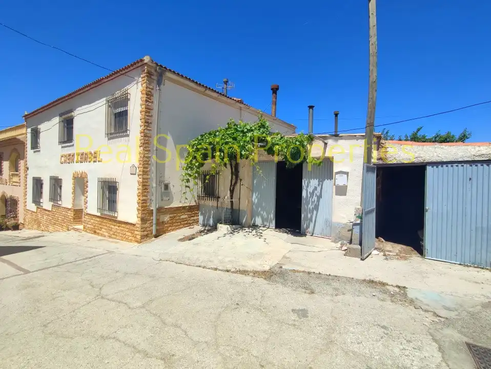 Vista exterior de Casa adosada en venda en Oria amb Terrassa i Internet