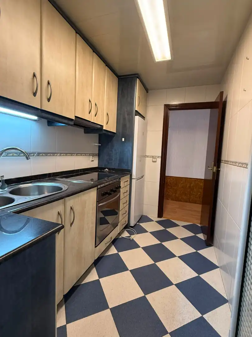 Cocina de Piso en venta en Barcelona con Calefacción, Parquet y Horno