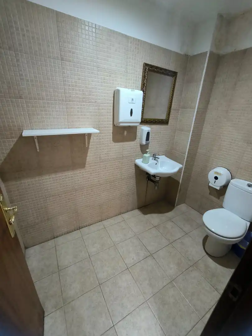 Baño de Local en venta en A Coruña Capital  con Amueblado y Alarma