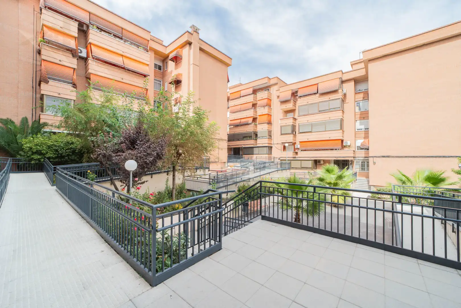 Vista exterior de Piso en venta en Alcobendas con Aire acondicionado, Calefacción y Terraza
