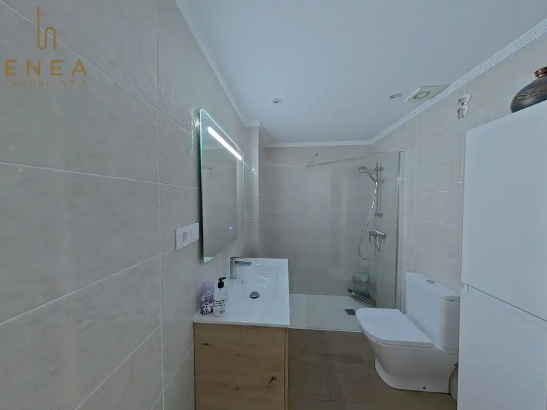 Badezimmer von Wohnung zum Verkauf in Vitoria - Gasteiz mit Heizung, Terrasse und Abstellraum