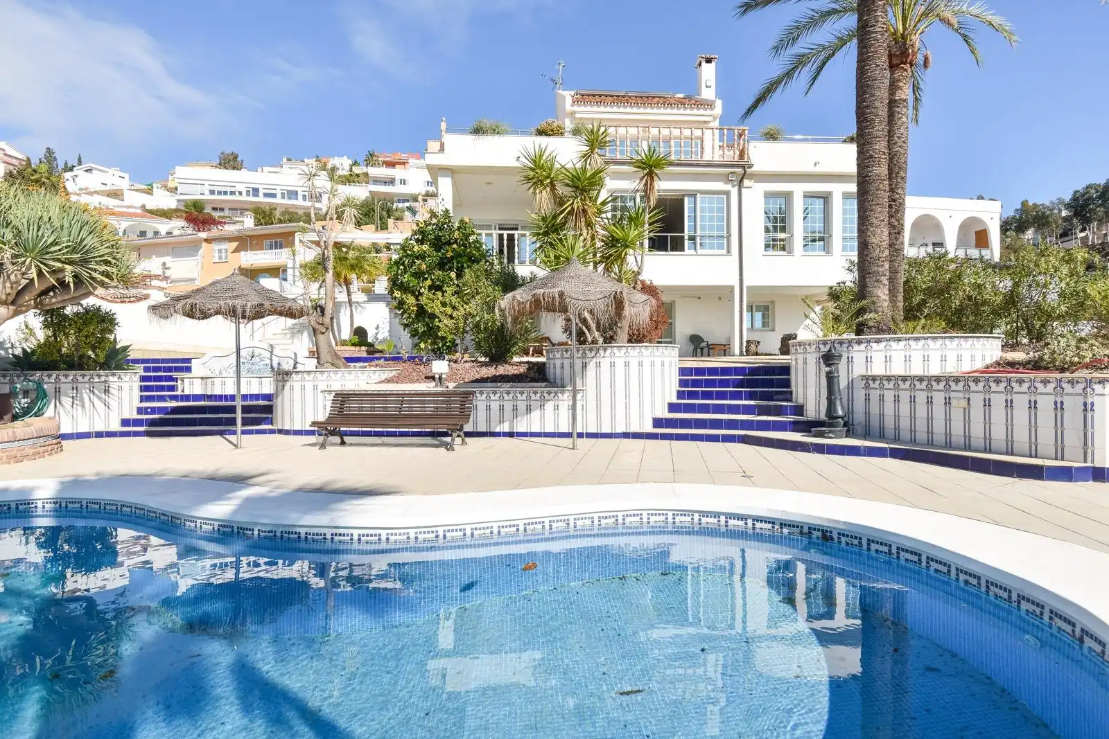 Vista exterior de Casa o chalet de alquiler en Rincón de la Victoria con Aire acondicionado, Calefacción y Jardín privado
