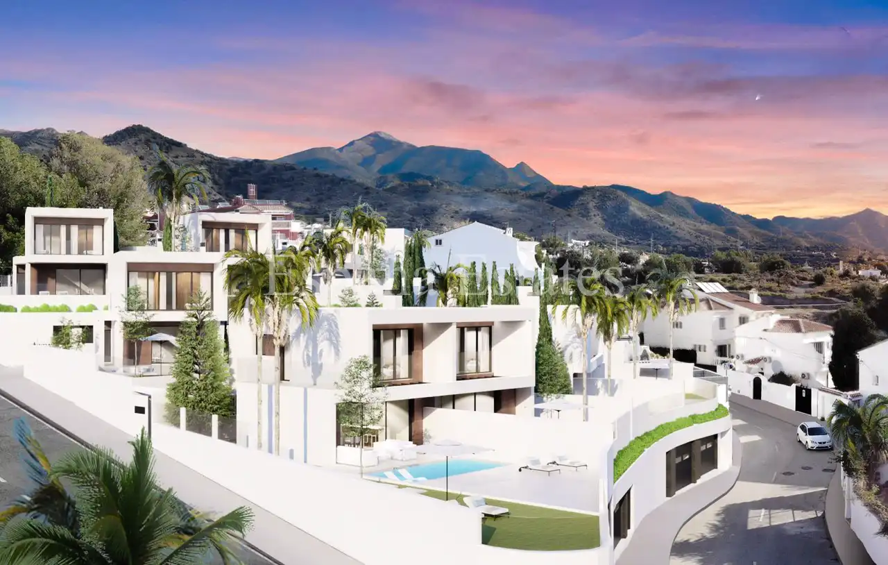 Vista exterior de Casa o chalet en venta en Nerja con Aire acondicionado, Piscina y Amueblado
