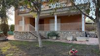 Vista exterior de Casa o xalet en venda en San Vicente del Raspeig / Sant Vicent del Raspeig amb Aire condicionat, Calefacció i Jardí privat