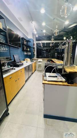 Local comercial en Alquiler en Sector B