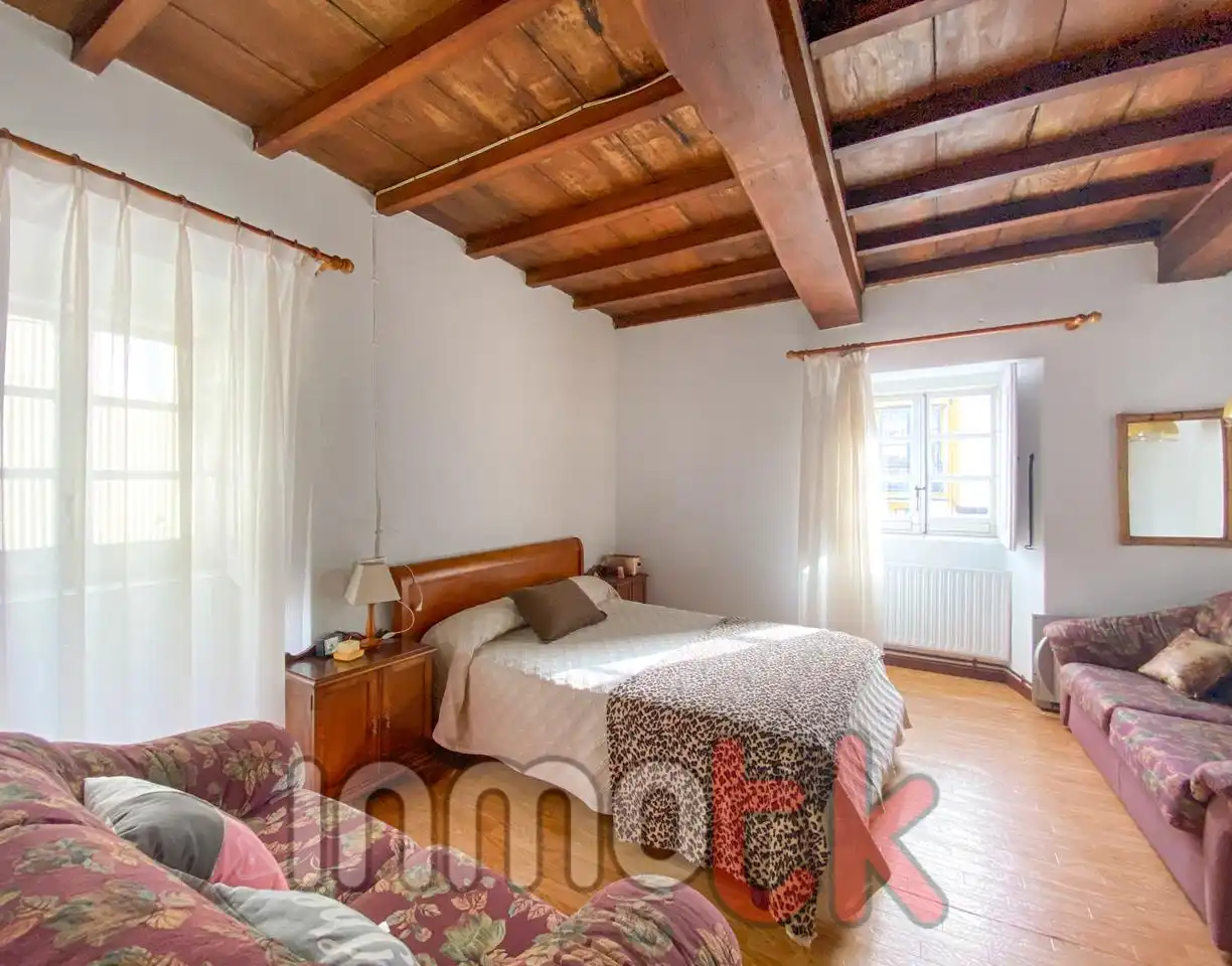 Dormitori de Casa o xalet en venda en Guitiriz amb Calefacció, Terrassa i Traster