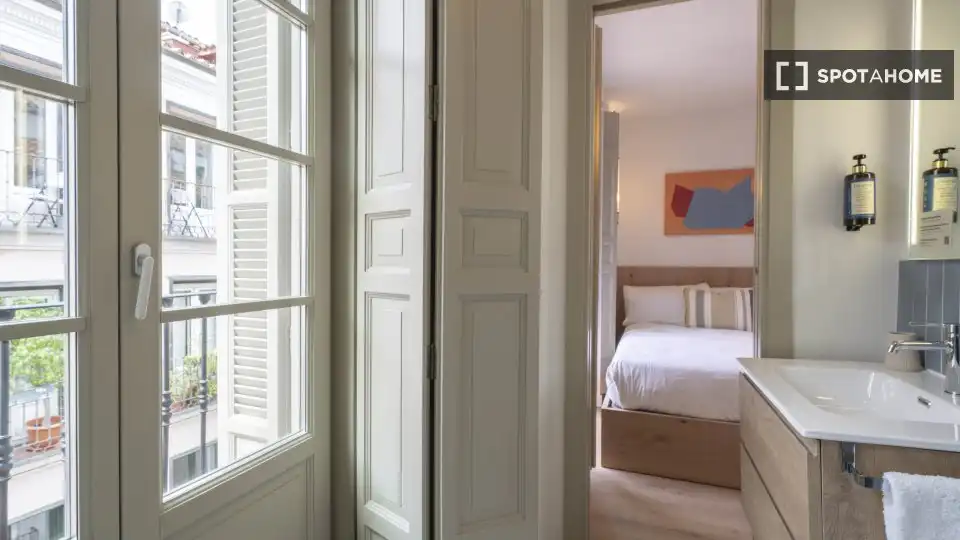 Bedroom of Houses for share in Madrid  with Air Conditioner, Terrace and Furnished