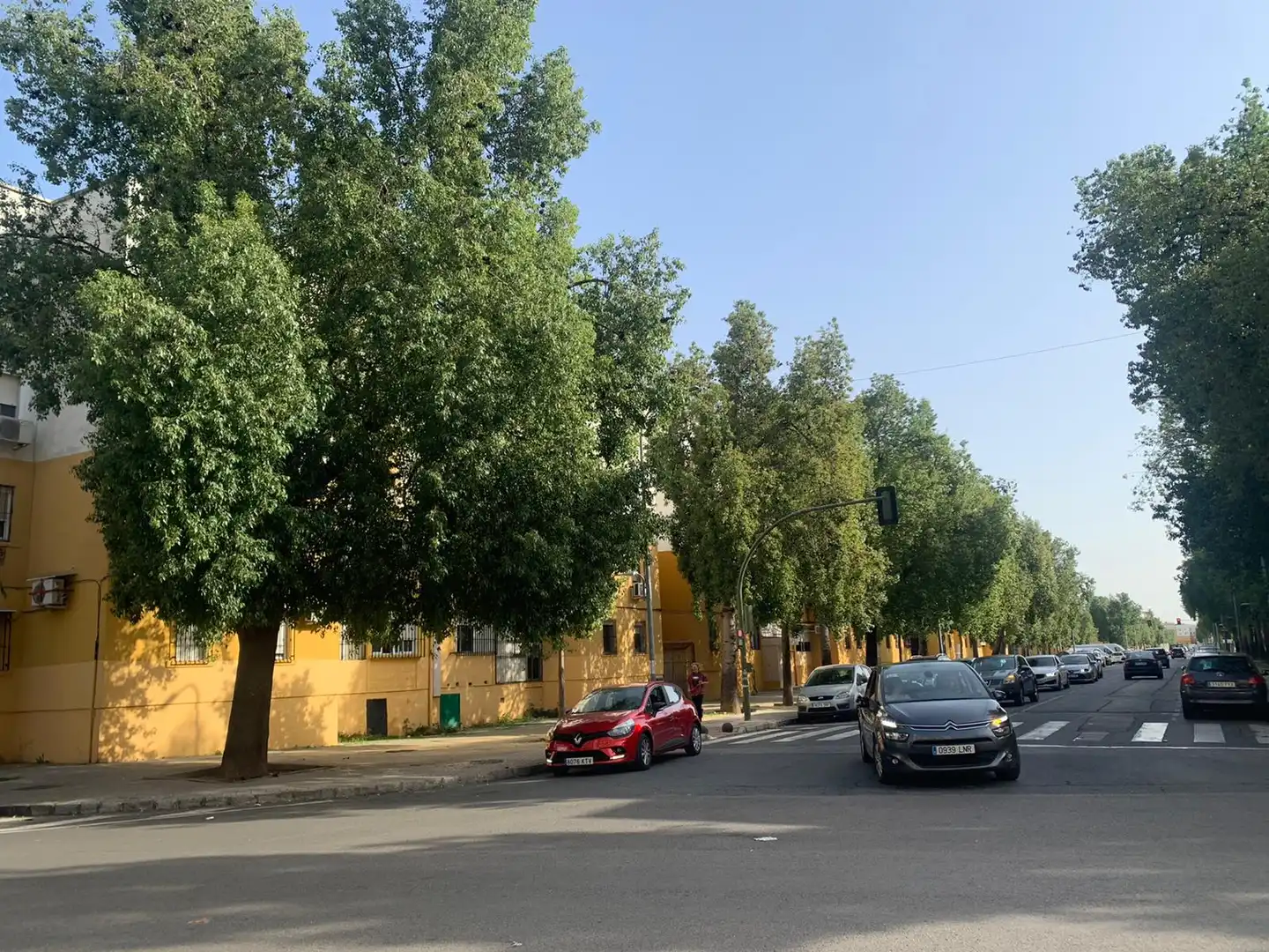 Exterior view of Flat for sale in Sevilla  with Air Conditioner, Terrace and Furnished