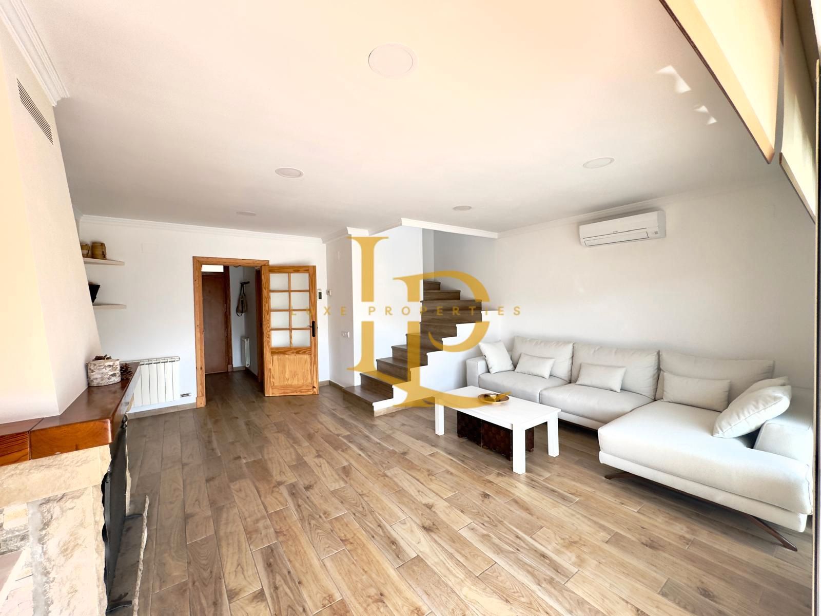 Sala d'estar de Dúplex en venda en Rubí amb Aire condicionat, Calefacció i Parquet