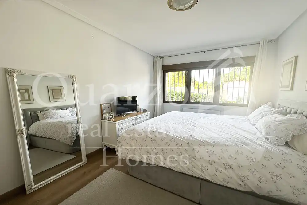 Bedroom of Houses for sale in Villaviciosa de Odón  with Air Conditioner, Heating and Private garden