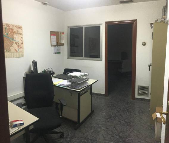 Local comercial en Alquiler en La Coruña en Barrio Torrero