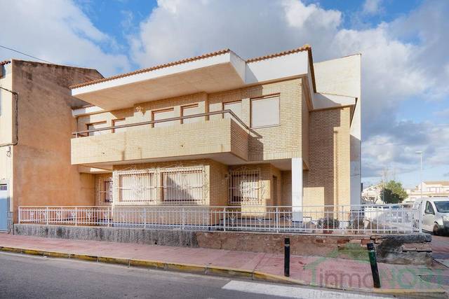 Casa-chalet en Venta en Barrio de Peral - San Félix