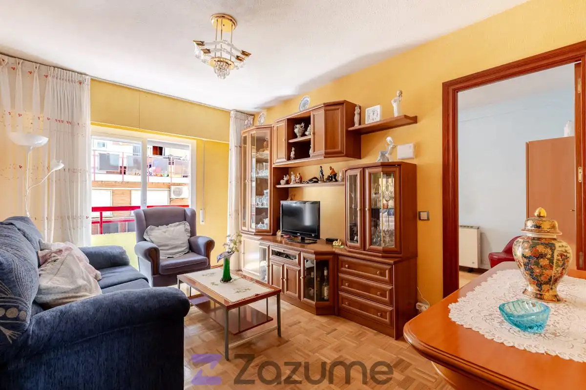 Living room of Flat for rent in Madrid  with Heating, Parquet flooring and Terrace
