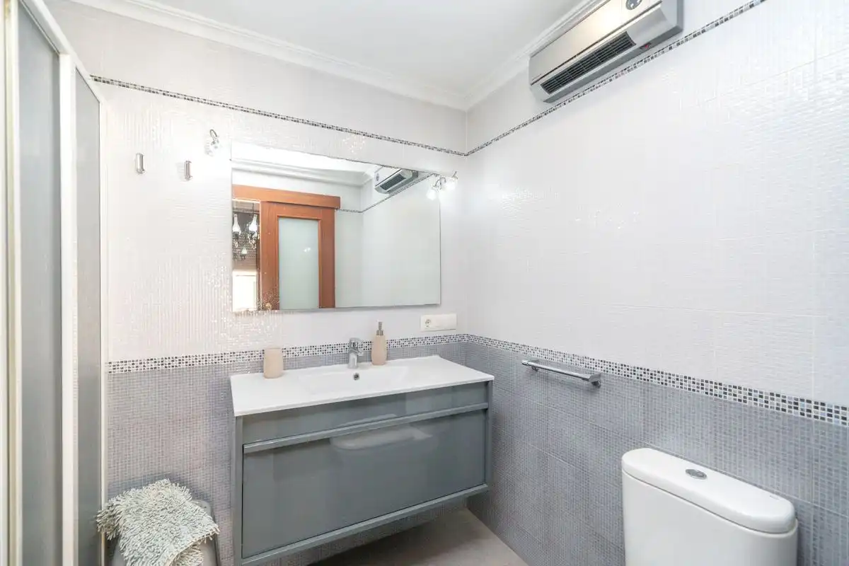 Bathroom of Flat for rent in Dénia  with Heating
