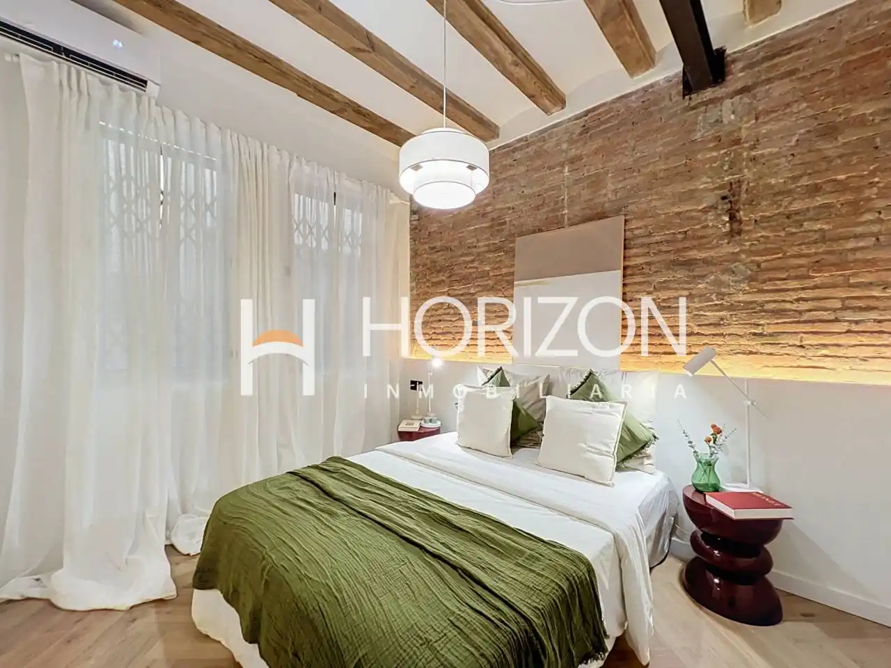 Schlafzimmer von Wohnung zum Verkauf in Barcelona mit Klimaanlage, Heizung und Möbliert