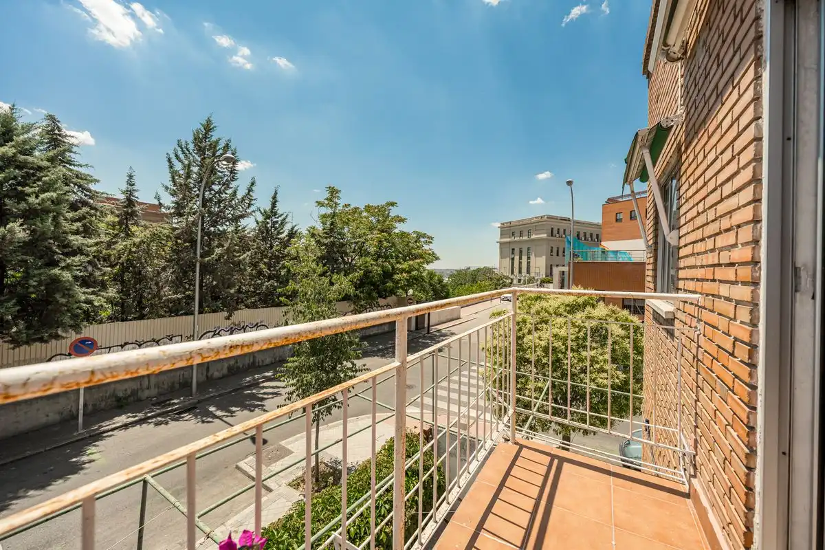 Terrassa de Casa o xalet en venda en Madrid amb Aire condicionat, Calefacció i Jardí privat