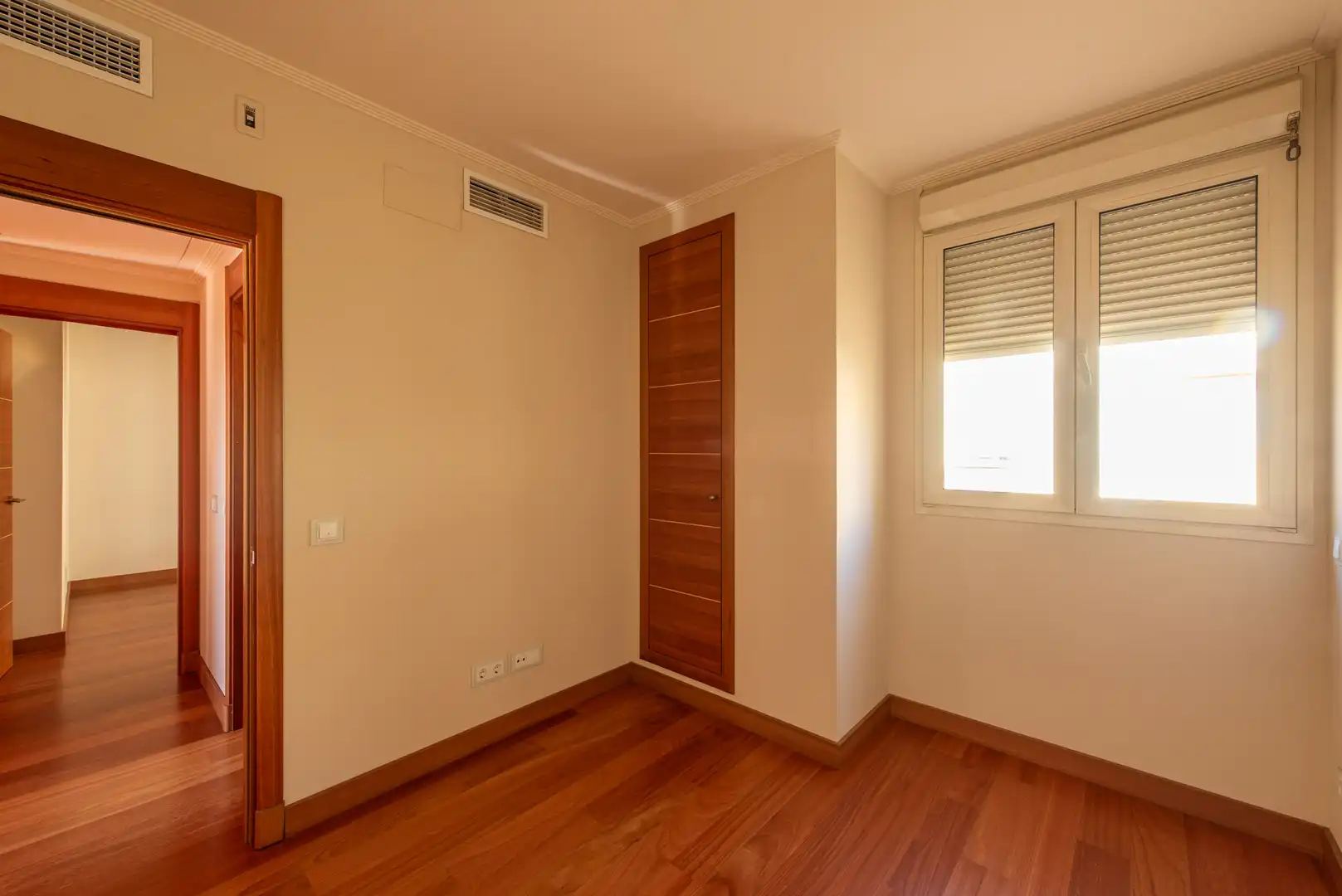 Bedroom of Attic for sale in Sevilla  with Air Conditioner, Heating and Parquet flooring