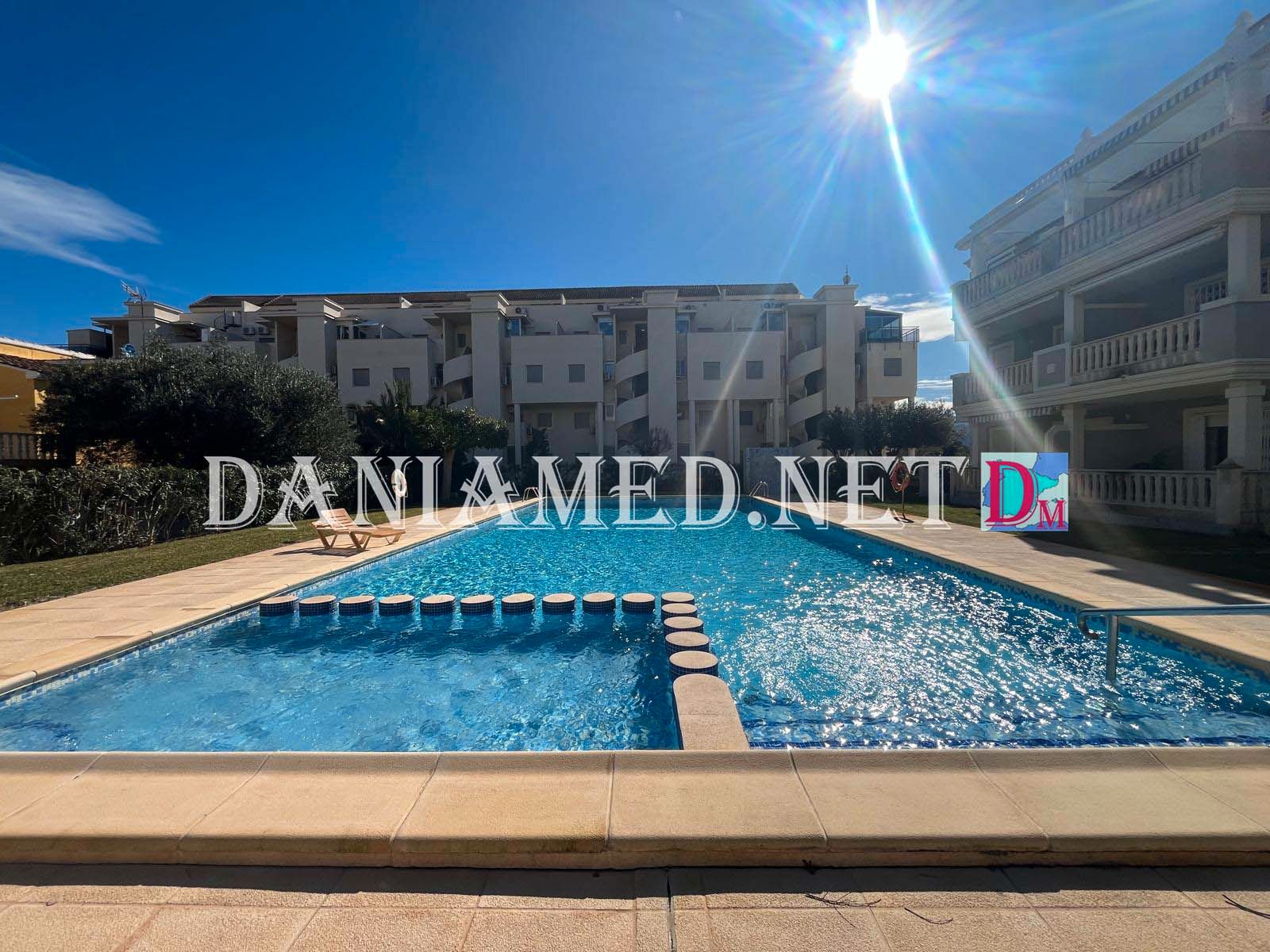 Piscina de Apartament en venda en Dénia amb Aire condicionat, Calefacció i Jardí privat