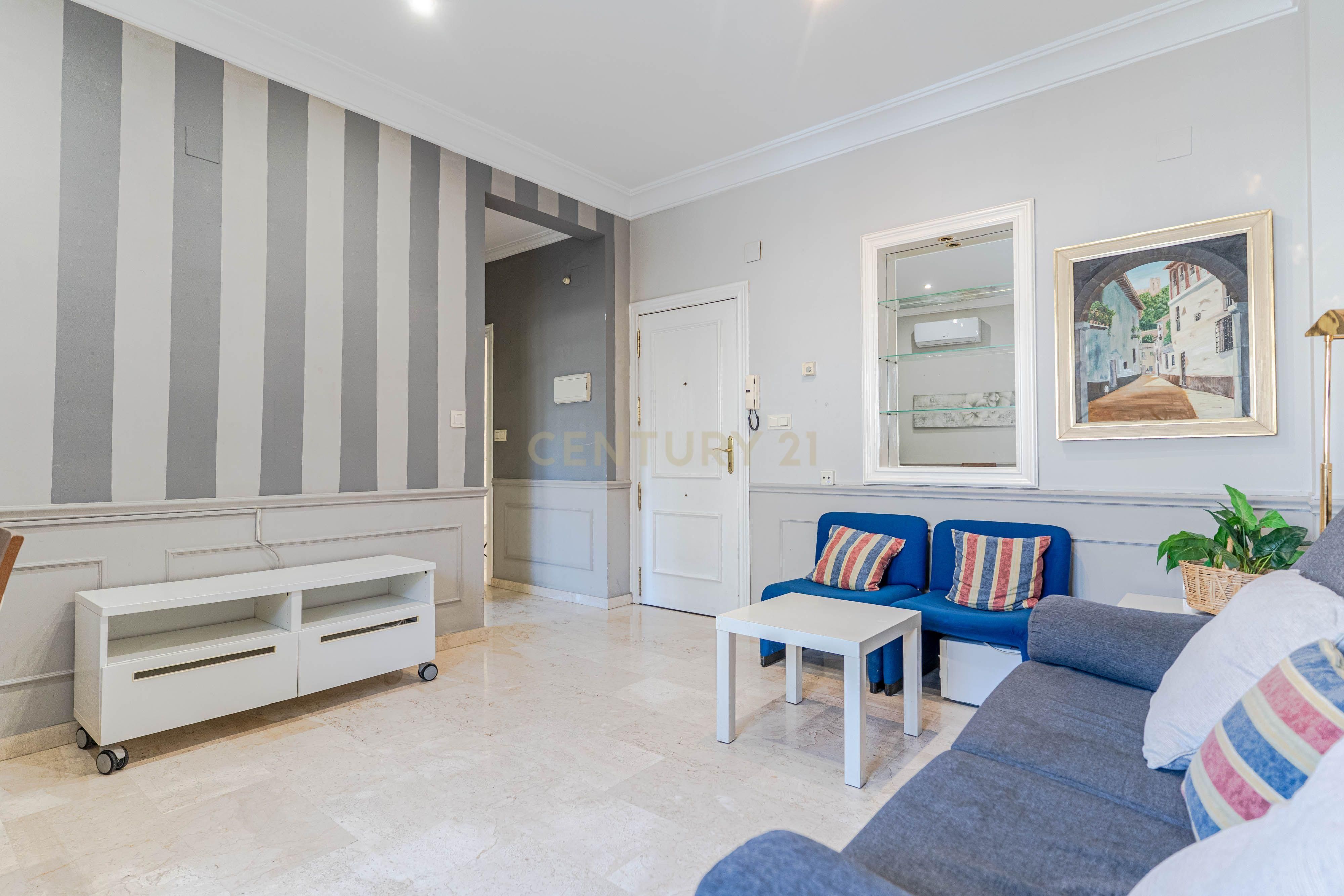 Sala d'estar de Pis en venda en  Granada Capital amb Aire condicionat
