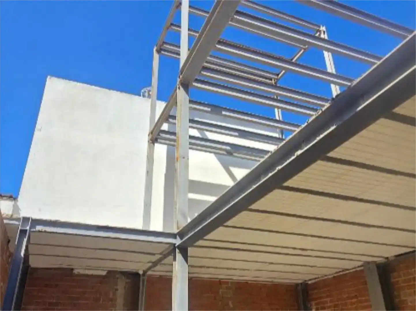 Vista exterior de Casa adosada en venda en Cerro - Amate