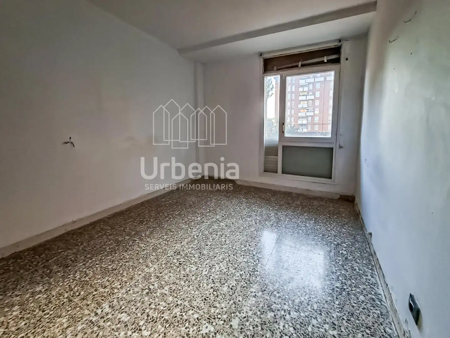 Habitación de Piso en venta en Premià de Mar con Calefacción, Terraza y Piscina