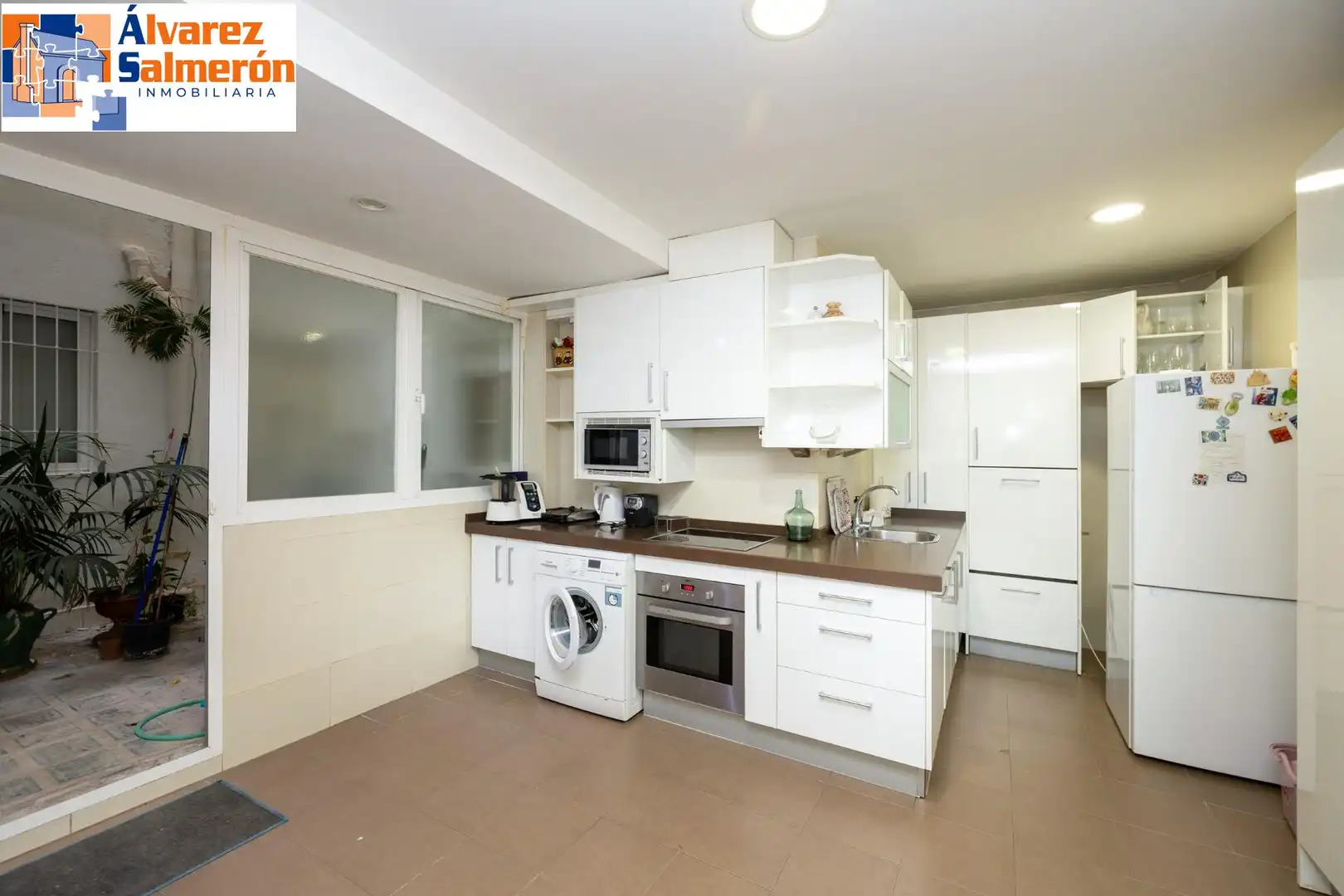 Kitchen of Flat for sale in Granada  with Air Conditioner, Heating and Parquet flooring