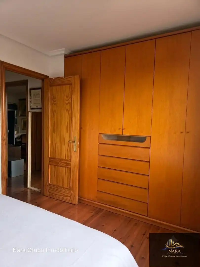 Schlafzimmer von Wohnung zum Verkauf in Santander mit Heizung, Privatgarten und Parkett