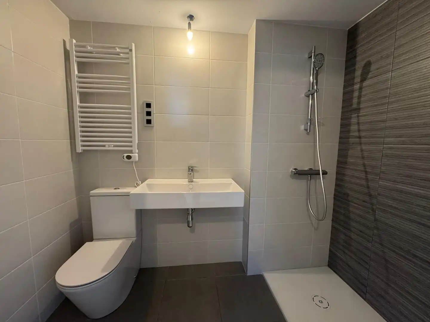 Baño de Piso en venta en Viladecans con Aire acondicionado, Calefacción y Terraza
