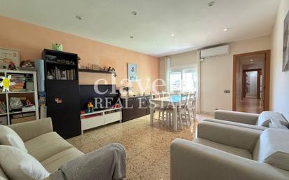 Living room of Flat for sale in  Barcelona Capital