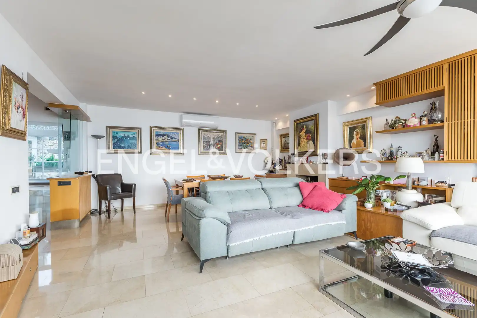 Sala d'estar de Casa o xalet en venda en Sitges amb Aire condicionat, Calefacció i Jardí privat
