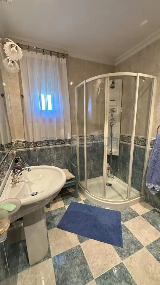 Baño de Casa o chalet en venta en Sariegos con Calefacción, Jardín privado y Terraza