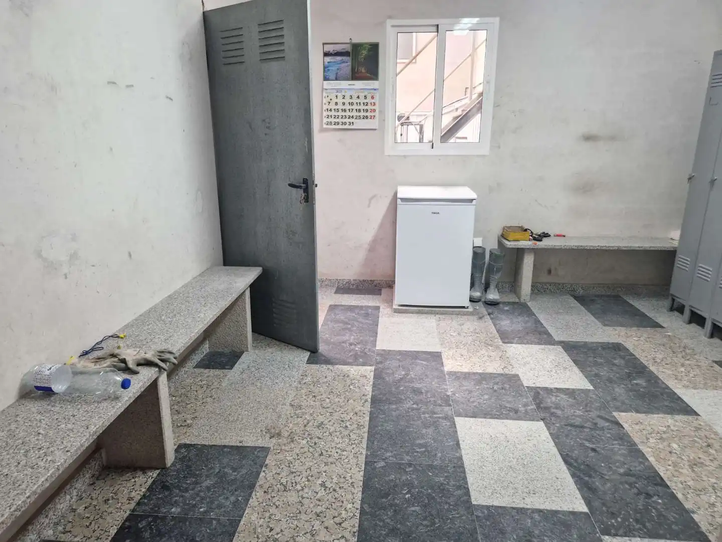 Industrial buildings for rent in Noia