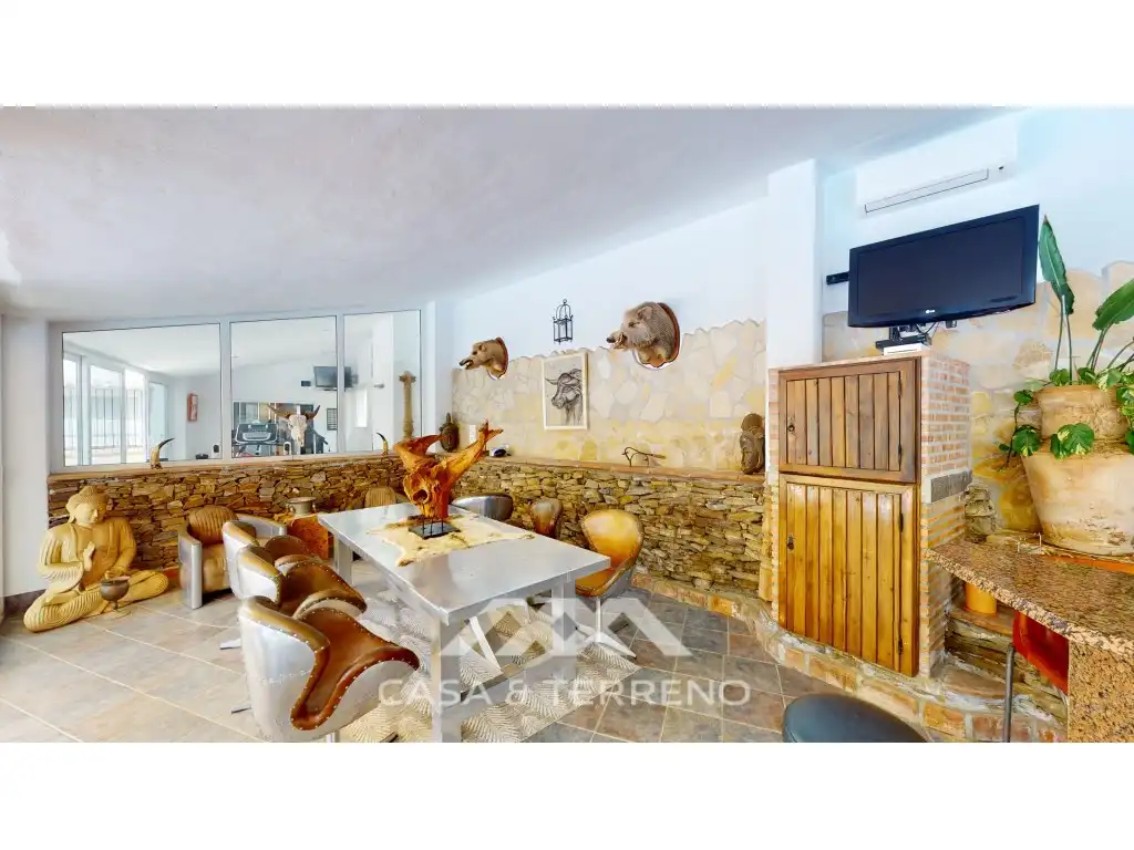 Houses for sale in Sayalonga  with Air Conditioner, Private garden and Terrace