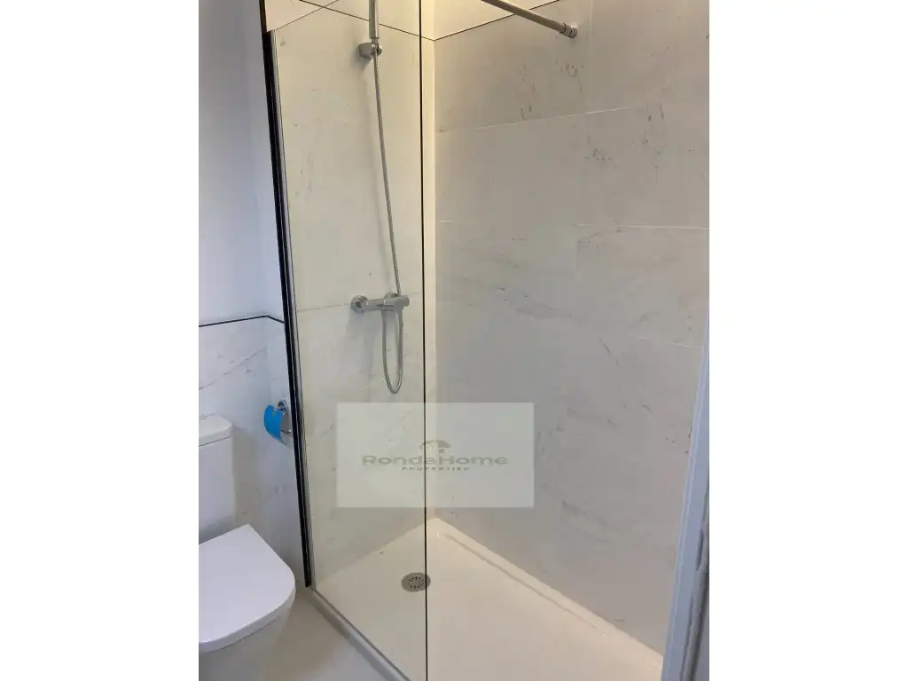 Bathroom of Flat for rent in Málaga  with Swimming Pool