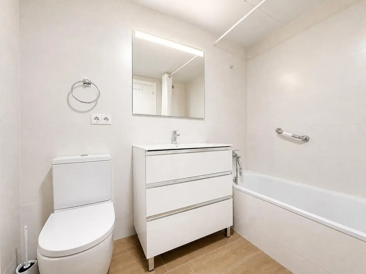 Badezimmer von Wohnung zum Verkauf in Valencia mit Klimaanlage, Terrasse und Abstellraum