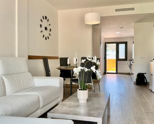 Sala d'estar de Apartament de lloguer en Finestrat amb Aire condicionat, Terrassa i Balcó