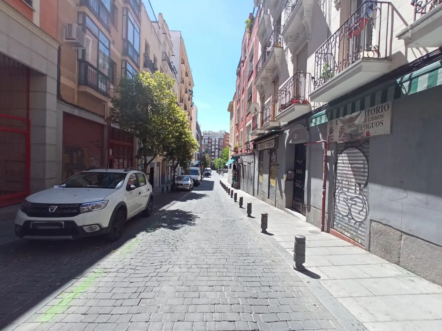Exterior view of Garage for sale in Madrid