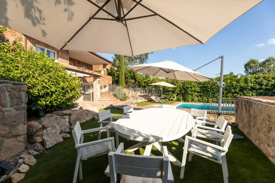 Terrassa de Casa o xalet en venda en Torrelodones amb Calefacció, Jardí privat i Terrassa