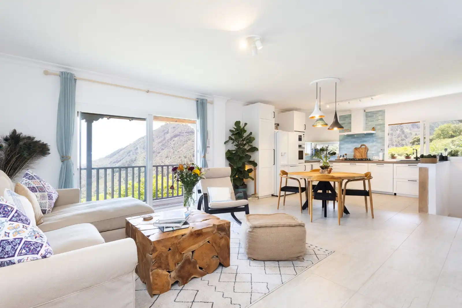 Sala d'estar de Casa o xalet en venda en La Orotava amb Jardí privat, Terrassa i Moblat