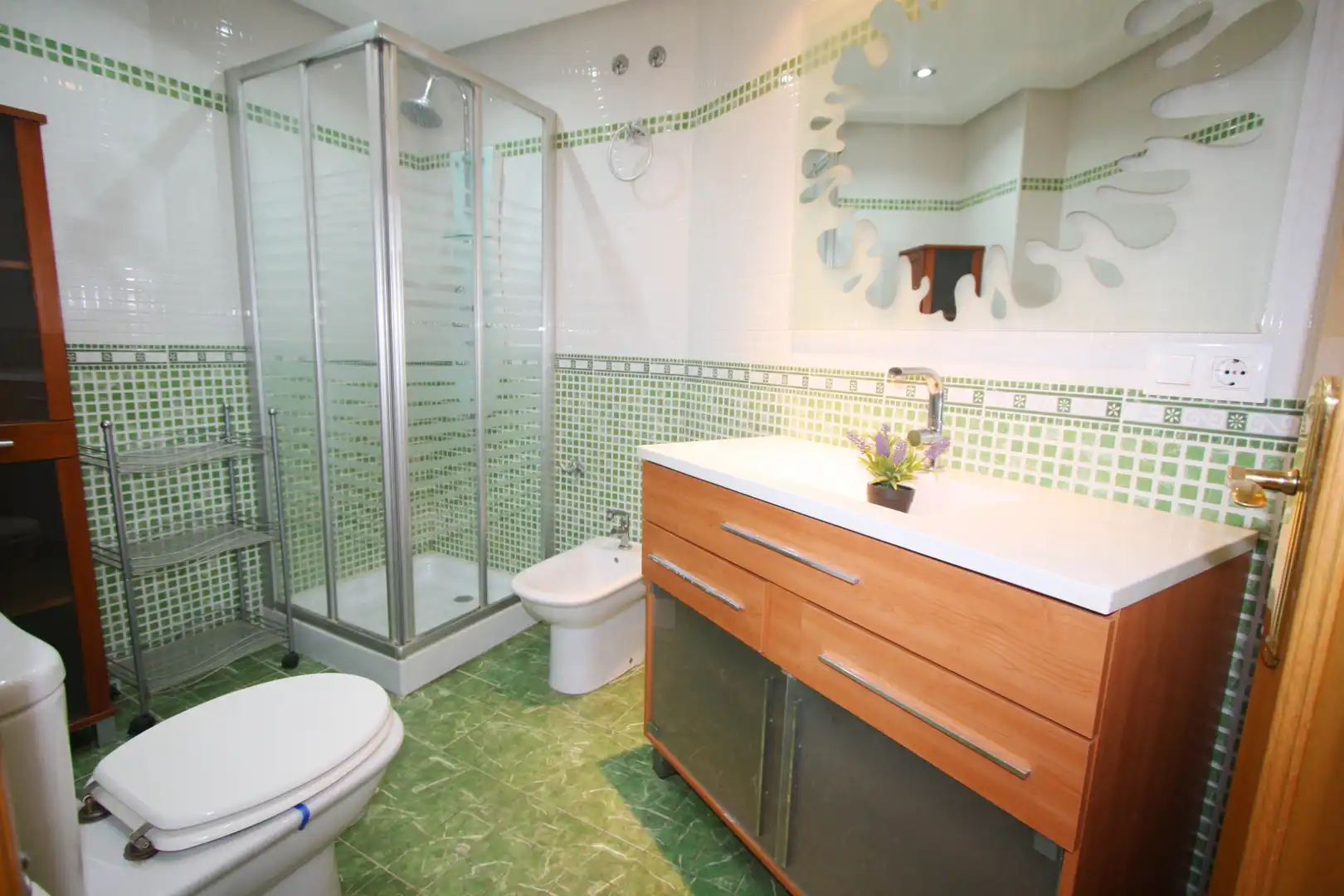 Baño de Piso en venta en Albacete con Calefacción, Trastero y Amueblado
