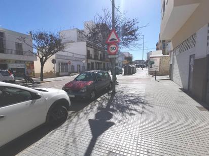 Vista exterior de Local en venda en Chiclana de la Frontera