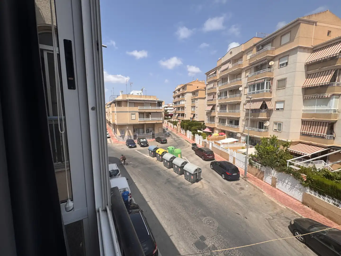 Vista exterior de Estudi en venda en Torrevieja amb Aire condicionat, Moblat i Rentadora