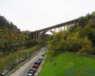 Vista exterior de Pis en venda en Bilbao  amb Calefacció i Balcó