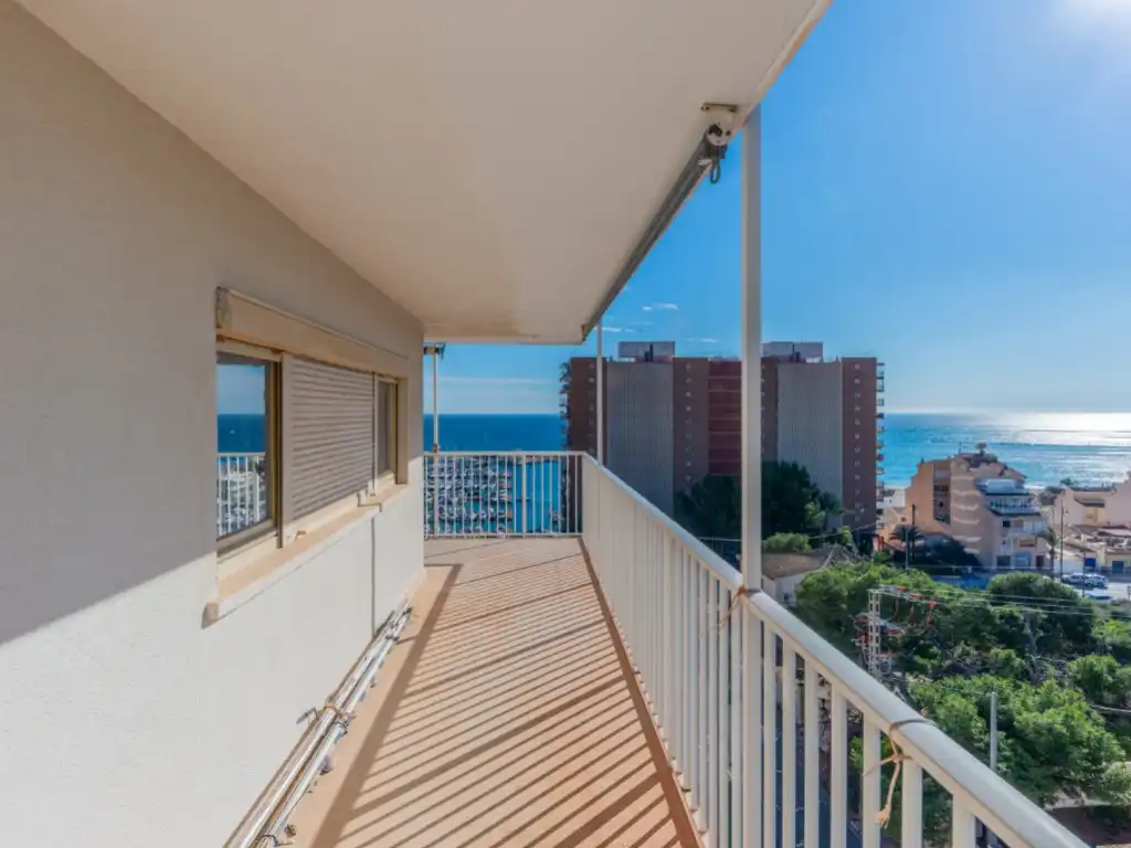 Apartments for sale in Calle Azorin 10 escalera 1 planta 06 puerta a, Campello Playa
