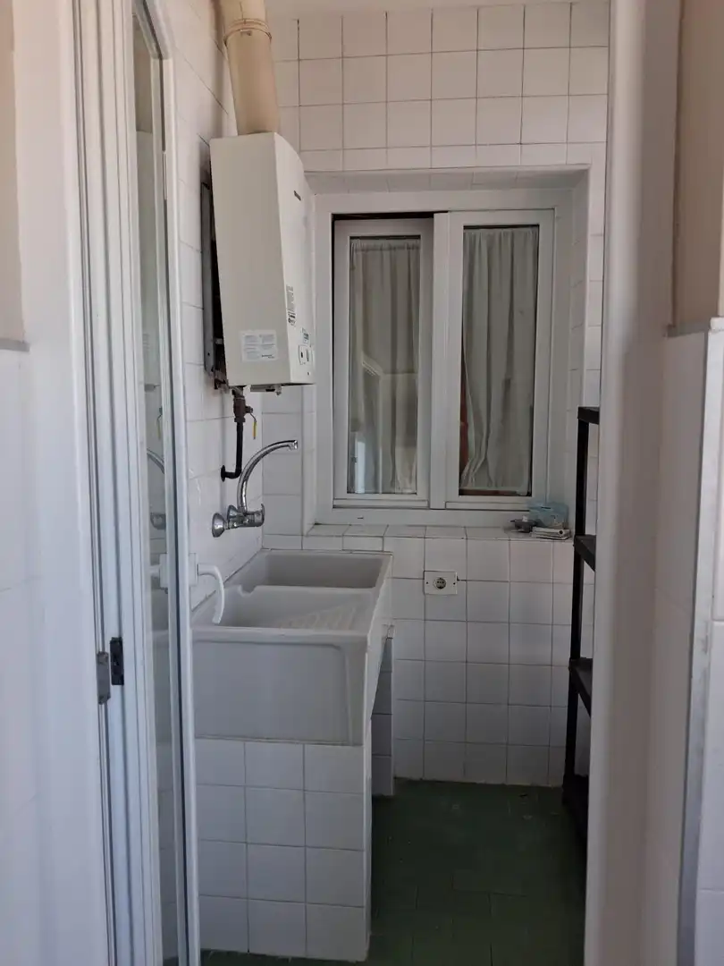 Baño de Piso de alquiler en Cádiz con Aire acondicionado y Balcón