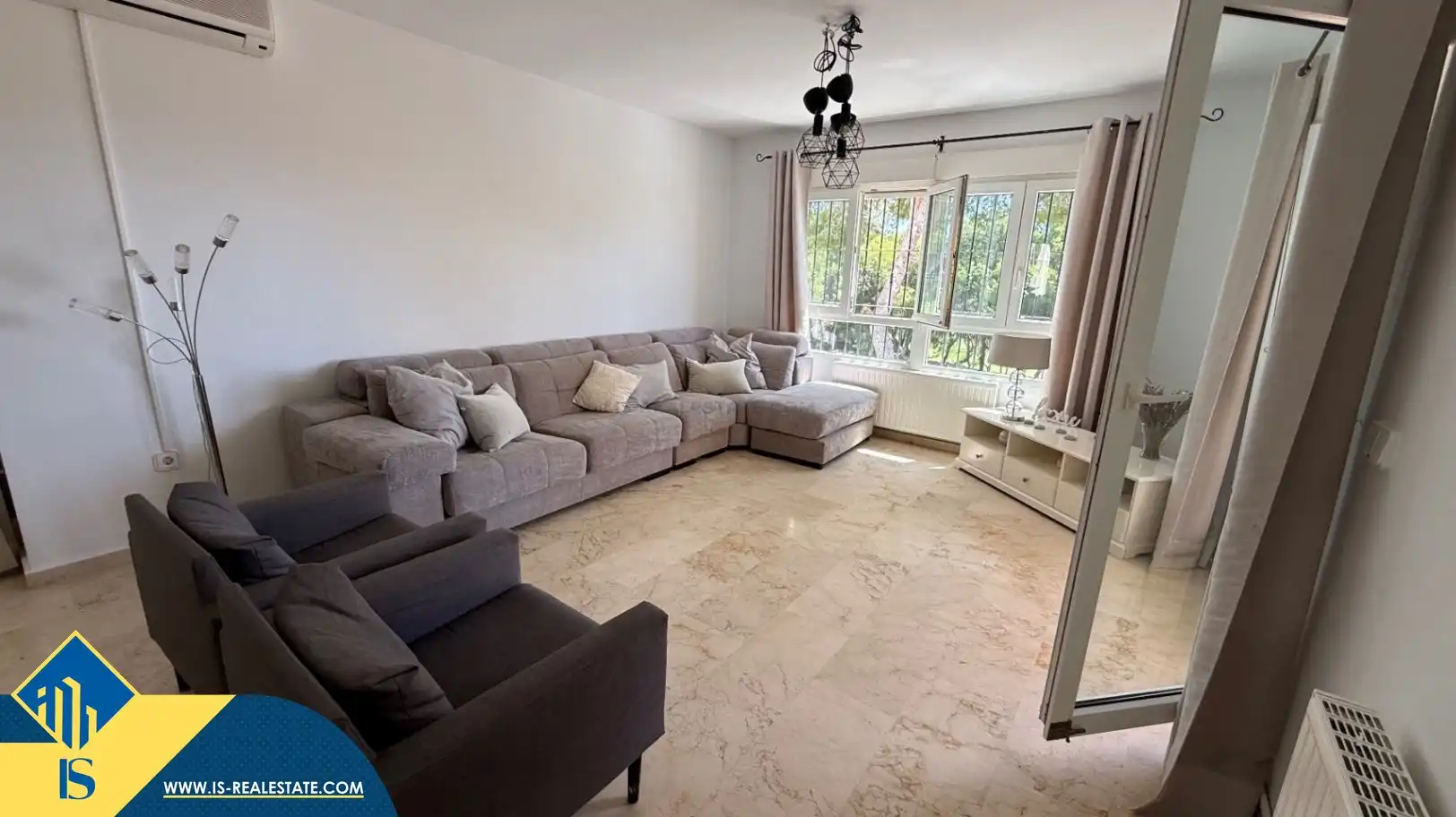 Sala d'estar de Casa o xalet en venda en Orihuela amb Jardí privat, Terrassa i Moblat