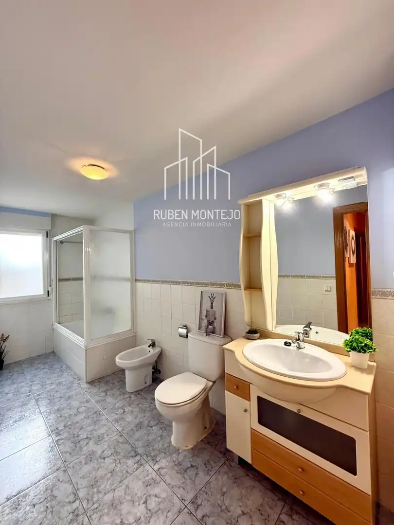 Baño de Piso en venta en Santa Marta de Tormes con Calefacción y Terraza