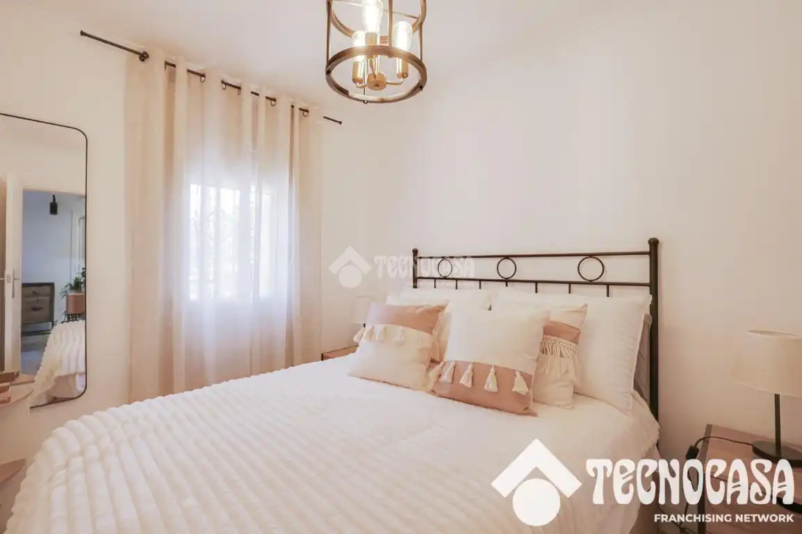 Bedroom of Flat for sale in Barcelona  with Air Conditioner